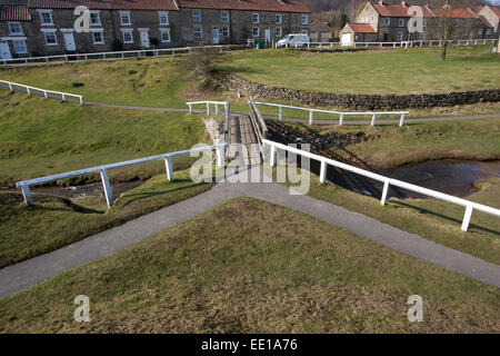 Le centre de Hutton-le-hole village et l'emplacement de l'Ryedale Folk Museum dans le North Yorkshire, en Angleterre. Banque D'Images