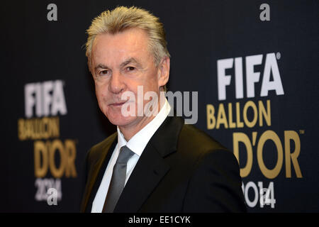 Zurich, Suisse. 12 Jan, 2015. Ancien entraîneur Ottmar Hitzfeld arrive pour le FIFA Ballon d'Or 2014 Gala tenu au Kongresshaus de Zurich, Suisse, le 12 janvier 2015. Photo : Patrick Seeger/dpa/Alamy Live News Banque D'Images