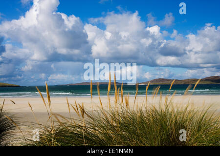 Vue à partir de Luskentyre Beach sur la côte ouest de l'île de Harris, en Écosse. Banque D'Images