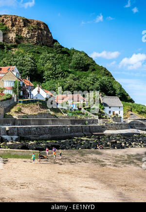 La lumière de l'après-midi sur Runswick Bay Village Banque D'Images