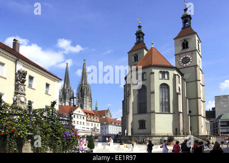 Ratisbonne, l'Unesco Welterbe, Neupfarrplatz, Neupfarrkirche, Dom, St Pierre, St Peters, Cathédrale, nouvelle église paroissiale, Bayerische Banque D'Images