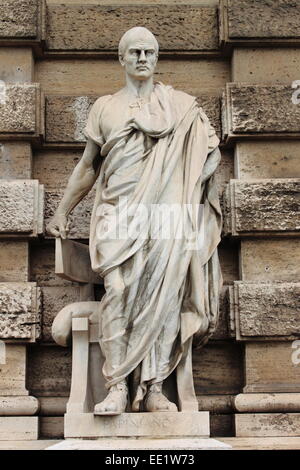 Statue de Papiniano en face du Palais de Justice à Rome, Italie Banque D'Images