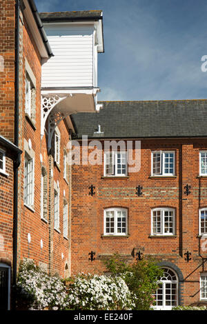 Royaume-uni l'Angleterre, dans le Suffolk, Lavenham, Prentice Street, Baker's Mill appartements dans l'ancien bâtiment industriel converti Banque D'Images