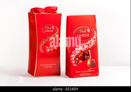 Deux paquets de Lindt Lindor pralines Banque D'Images