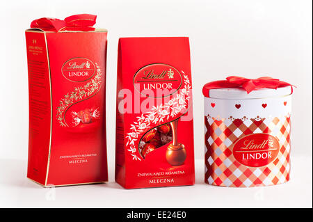 Trois paquets de Lindt Lindor pralines Banque D'Images