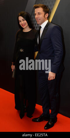 Zurich, Suisse. 12 Jan, 2015. L'attaquant italien Alessandro Del Piero et son épouse Sonia arriver avant de le FIFA Ballon d'Or 2014 Gala tenu au Kongresshaus de Zurich, Suisse, le 12 janvier 2015. Photo : Patrick Seeger/dpa/Alamy Live News Banque D'Images