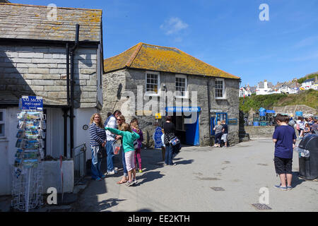 Issac Port UK Royaume-Uni Angleterre Cornwall ensoleillé chaud après-midi d'été en Août Banque D'Images