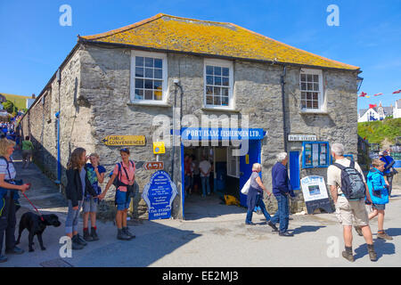 Issac Port UK Royaume-Uni Angleterre Cornwall ensoleillé chaud après-midi d'été en Août Banque D'Images