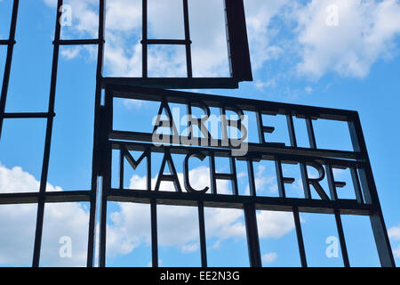 Entrée de Sachsenhausen, un camp de concentration Nazi à Oranienburg, près de Berlin, Allemagne. Banque D'Images