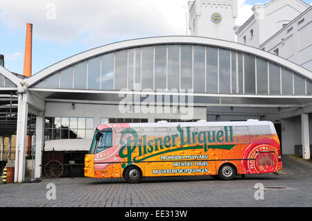 Autobus de tournée à la brasserie Pilsner Urquell, République Tchèque Banque D'Images