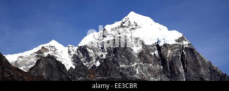 Tabouche enneigés Peak mountain, Himalaya, Site du patrimoine mondial de l'UNESCO, le parc national de Sagarmatha, Solu-Khumbu Banque D'Images