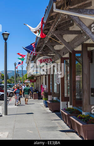 Boutiques le long de la rue de l'Espagne sur la place principale, Sonoma, Sonoma Valley, Vin de Pays, California, USA Banque D'Images