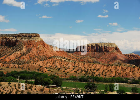 Formations rocheuses près de Ghost Ranch, Abiquiu, Nouveau Mexique Banque D'Images