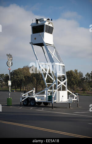 SkyWatch Flir Mobile Tour de surveillance de la frontière ouverte, San Diego Zoo Parc de stationnement, le Balboa Park, San Diego, California USA Banque D'Images