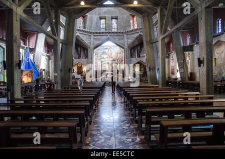 Israël, Nazareth, la basilique de l'annonciation l'autel dans l'église de niveau supérieur Banque D'Images