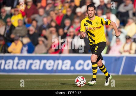 Nuri Sahin de Dortmund contrôle le ballon pendant le match de football amical entre le Borussia Dortmund et le FC Sion à l'Pinatar Arena à San Pedro del Pinatar, Espagne, 13 janvier 2014. Photo : Marius Becker/dpa Banque D'Images