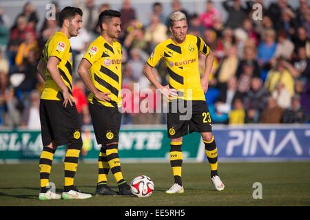 Nuri Sahin (L-R), et Kevin Kampl Ilkay Guendogan de Dortmund sont vus au cours de l'international football match amical entre le Borussia Dortmund et le FC Sion à l'Pinatar Arena à San Pedro del Pinatar, Espagne, 13 janvier 2014. Photo : Marius Becker/dpa Banque D'Images