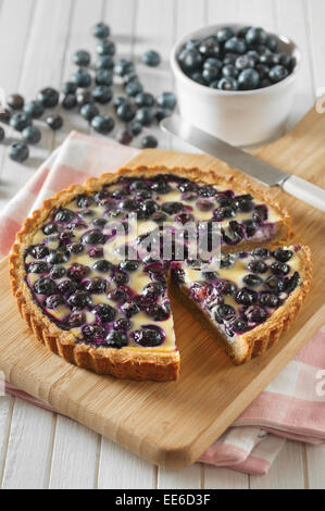 Tarte aux myrtilles finlandais. Mustikkapiirakka. Banque D'Images