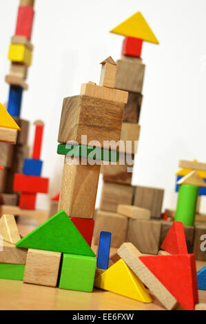 Ville de blocs de bois construit par un enfant Banque D'Images