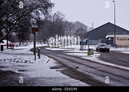 Dundee, Écosse, Royaume-Uni, le 14 janvier, 2015. UK Met Office : Météo alerte jaune Questions de fortes averses de neige pour disparaître progressivement Dundee devenir pluvieux et venteux ce soir. Plus d'accumulation de 2 à 5 cm de neige sont probablement au-dessus d'environ 100 m sur la moitié nord de l'Écosse où un autre 10 cm ou plus est probablement au-dessus de 200 m. Credit : Dundee Photographics/Alamy Live News Banque D'Images