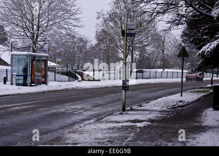 Dundee, Écosse, Royaume-Uni, le 14 janvier, 2015. UK Met Office : Météo alerte jaune Questions de fortes averses de neige pour disparaître progressivement Dundee devenir pluvieux et venteux ce soir. Plus d'accumulation de 2 à 5 cm de neige sont probablement au-dessus d'environ 100 m sur la moitié nord de l'Écosse où un autre 10 cm ou plus est probablement au-dessus de 200 m. Credit : Dundee Photographics/Alamy Live News Banque D'Images