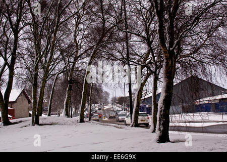 Dundee, Écosse, Royaume-Uni, le 14 janvier, 2015. UK Met Office : Météo alerte jaune Questions de fortes averses de neige pour disparaître progressivement Dundee devenir pluvieux et venteux ce soir. Plus d'accumulation de 2 à 5 cm de neige sont probablement au-dessus d'environ 100 m sur la moitié nord de l'Écosse où un autre 10 cm ou plus est probablement au-dessus de 200 m. Credit : Dundee Photographics/Alamy Live News Banque D'Images