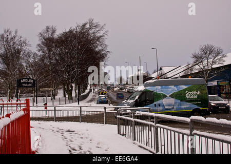 Dundee, Écosse, Royaume-Uni, le 14 janvier, 2015. UK Met Office : Météo alerte jaune Questions de fortes averses de neige pour disparaître progressivement Dundee devenir pluvieux et venteux ce soir. Plus d'accumulation de 2 à 5 cm de neige sont probablement au-dessus d'environ 100 m sur la moitié nord de l'Écosse où un autre 10 cm ou plus est probablement au-dessus de 200 m. Credit : Dundee Photographics/Alamy Live News Banque D'Images