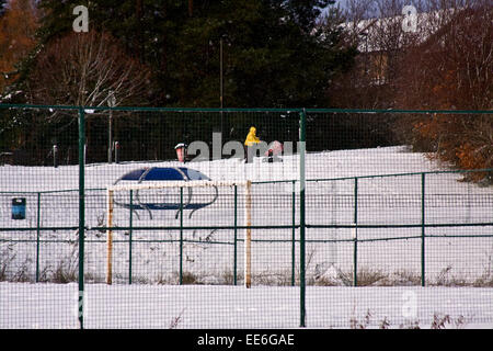 Dundee, Écosse, Royaume-Uni, le 14 janvier, 2015. UK Met Office : Météo alerte jaune Questions de fortes averses de neige pour disparaître progressivement Dundee devenir pluvieux et venteux ce soir. Plus d'accumulation de 2 à 5 cm de neige sont probablement au-dessus d'environ 100 m sur la moitié nord de l'Écosse où un autre 10 cm ou plus est probablement au-dessus de 200 m. Credit : Dundee Photographics/Alamy Live News Banque D'Images