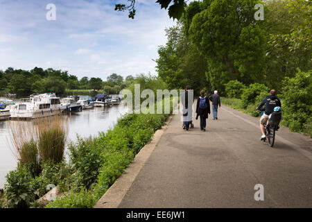 UK, Londres, Twickenham, rivière Thames path à Marble Hill House Banque D'Images