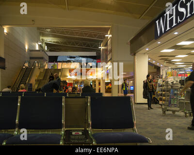 Salon d'embarquement de l'aéroport John Lennon de Liverpool Angleterre UK Banque D'Images