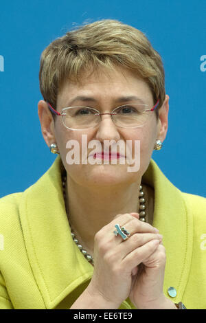 Berlin, Allemagne. 14 Jan, 2015. Oana Lungescu, porte-parole de l'OTAN parle lors d'une conférence de presse au cours de la conférence de presse à Berlin, Allemagne, 14 janvier 2015. PHOTO : MAURIZIO GAMBARINI/dpa/Alamy Live News Banque D'Images