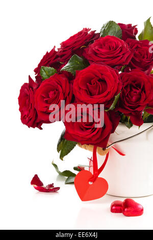 Roses rouges en forme de coeur avec de l'étiquette. Banque D'Images