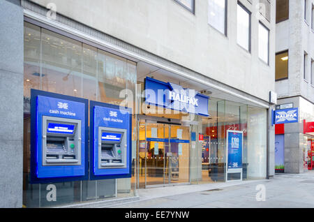 Succursale de Halifax Bank sur Cheapside, Londres, Royaume-Uni. Banque D'Images