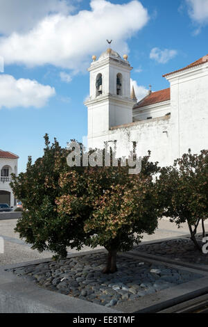 L'église Igreja Nova Misericordia à Aljezur Portugal Banque D'Images