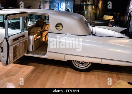 Musée de l'or 1960 Série 60 Fleetwood Cadillac Sedan spécial administré par Elvis Presley sur l'affichage à la Country Music Hall of Fame à Nashville, TN. Banque D'Images