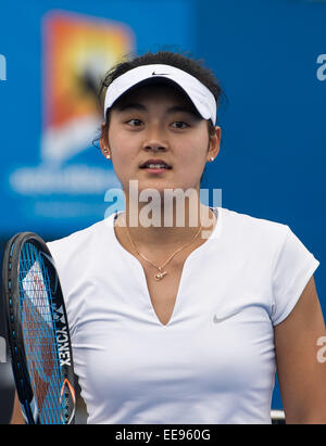 Melbourne, Australie. 15 Jan, 2015. Wang Yafan de Chine célèbre après avoir remporté la première qualification féminin match contre Luksika Kumkhum de Thaïlande à l'Australian Open 2015 Tournoi de tennis à Melbourne Park, Melbourne, Australie, le 15 janvier 2015. Wang a gagné 2-1. © Bai Xue/Xinhua/Alamy Live News Banque D'Images