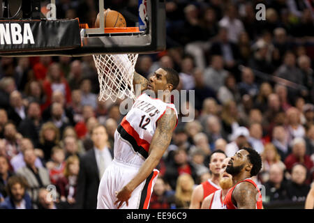 14 janvier 2015 - LAMARCUS ALDRIDGE (12) dunks la balle. L'Université de l'Oregon joue à l'état de l'Oregon de Reser Stadium le 29 novembre 2014. © David Blair/ZUMA/Alamy Fil Live News Banque D'Images