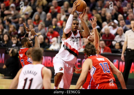 14 janvier 2015 - LAMARCUS ALDRIDGE (12) disques durs au cerceau. L'Université de l'Oregon joue à l'état de l'Oregon de Reser Stadium le 29 novembre 2014. © David Blair/ZUMA/Alamy Fil Live News Banque D'Images