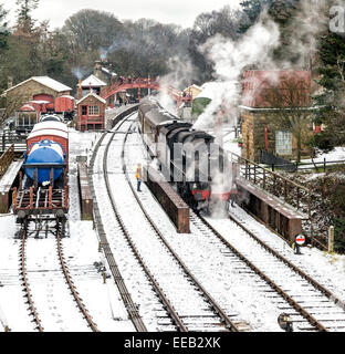 Un train à la gare de Goathland sur le North York Moors Railway Banque D'Images