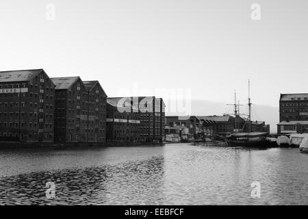 Image Monochrome de Gloucester Docks Banque D'Images