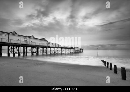 La jetée de Teignmouth à l'aube, dans le sud du Devon, Angleterre Banque D'Images