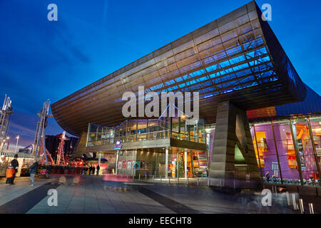 Media City UK à Salford Quays, le Lowry Centre d'art et de théâtre Banque D'Images