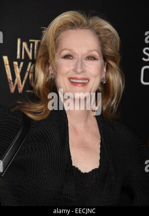 Jan 15, 2015 - Academy Award du meilleur interprétation féminine dans un rôle de soutien candidat Meryl Streep comme la sorcière de Walt Disney 'Into the Woods.' sur la photo - 8 décembre 2014 - New York, New York, États-Unis - actrice Meryl Streep assiste à la première mondiale de 'Into the Woods' tenu à la Ziegfeld Theatre. © ZUMAPRESS.com/Alamy Kaszerman Nancy/Live News Banque D'Images