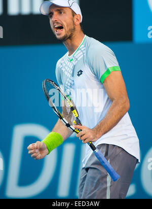 Sydney, Australie. 16 janvier, 2015. Viktor Troicki de Serbie célèbre avec ses fans lors de sa demi-finale contre Gilles Muller de Luxembourg à l'APIA Sydney International. Crédit : Tony Bowler/thats mon pic/Alamy Live News Banque D'Images