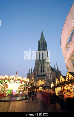 Deutschland, Bade-Wurtemberg, Rhénanie-Palatinat, Ulm, Ulmer Münster, Münster, Weihnachtsmarkt Besucher,, Europa, Schwaben, N Banque D'Images