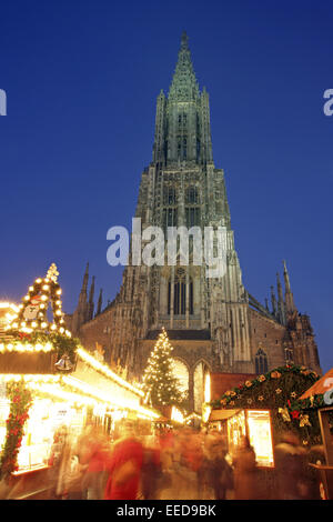 Deutschland, Bade-Wurtemberg, Rhénanie-Palatinat, Ulm, Ulmer Münster, Münster, Weihnachtsmarkt Besucher,, Europa, Schwaben, N Banque D'Images