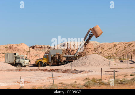 Camion soufflerie utilisée pour l'extraction de l'Opale, Coober Pedy, Australie du Sud, SA, Australie Banque D'Images