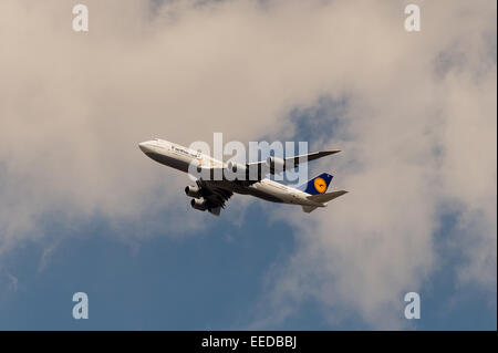 Berlin, Allemagne, Boeing 747-800 Lufthansa avec l'équipe nationale allemande Banque D'Images