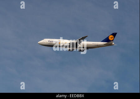 Berlin, Allemagne, Boeing 747-800 Lufthansa avec l'équipe nationale allemande Banque D'Images