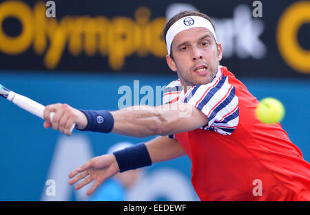 Sydney, Australie. 16 janvier, 2015. Gilles Muller (LUX) en action contre Victor Troicki (SRB) lors de leur match de demi-finale à l'Apia Sydney International. Credit : Action Plus Sport Images/Alamy Live News Banque D'Images